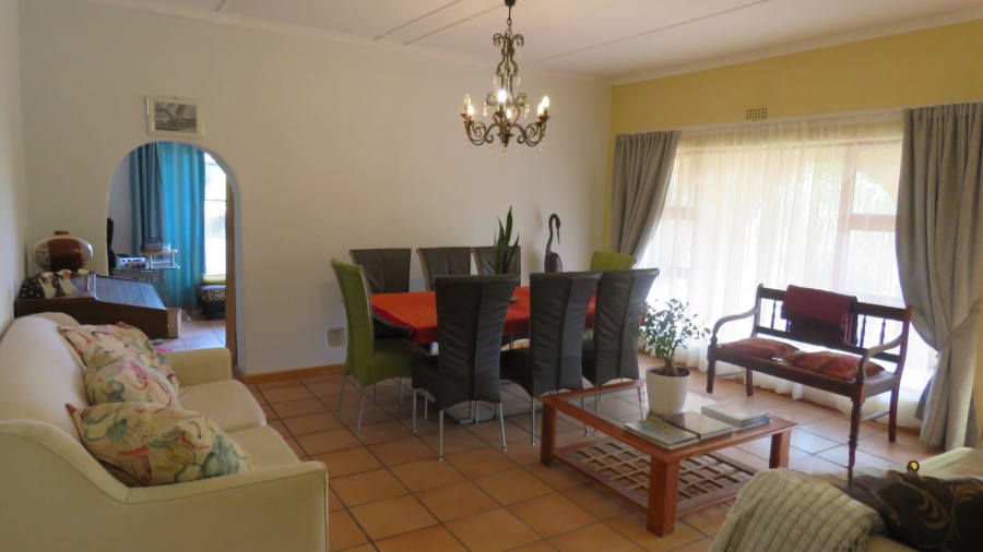 5 Bedroom Property for Sale in Uniondale Western Cape